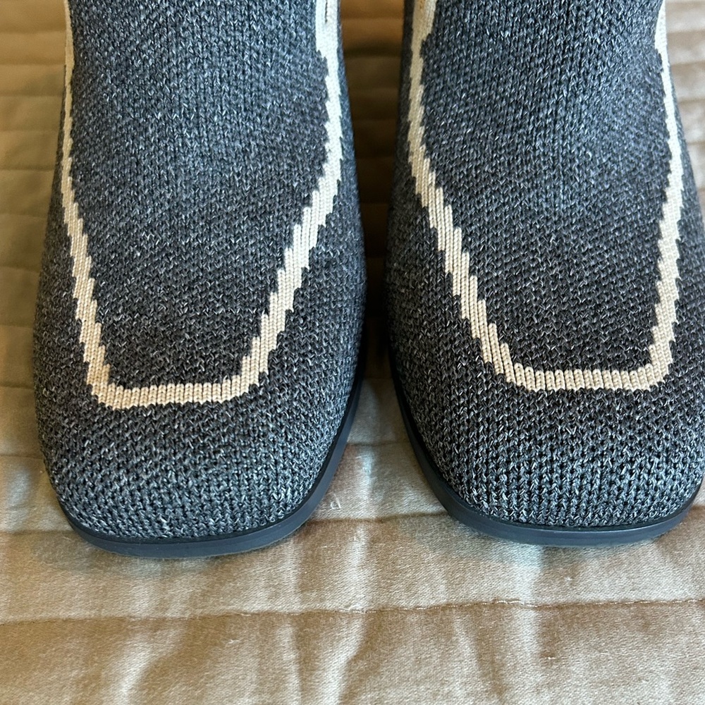 Vivaia Gray Slip-On Shoes - Picture 8 of 9